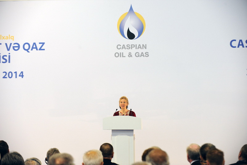 Президент Ильхам Алиев: "Нефтегазовый сектор Азербайджана из года в год расширяет свои возможности" - ОБНОВЛЕНО - ФОТО