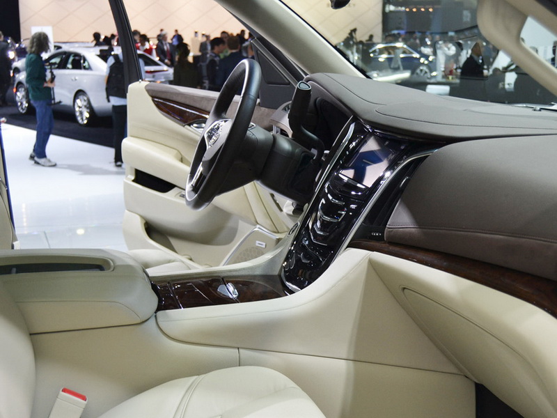 Новый Cadillac Escalade стал восьмиместным - ФОТО