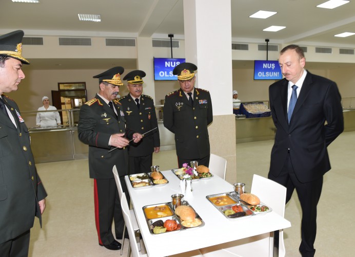 Президент Ильхам Алиев: "Имеющаяся в арсенале азербайджанской армии техника с высокой точностью может уничтожить любую цель в Нагорном Карабахе и Армении" - ОБНОВЛЕНО - ФОТО