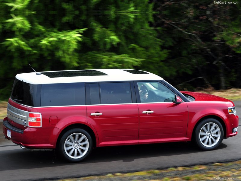 Новый семиместный внедорожник Ford Flex 2013 года - ФОТОСЕССИЯ