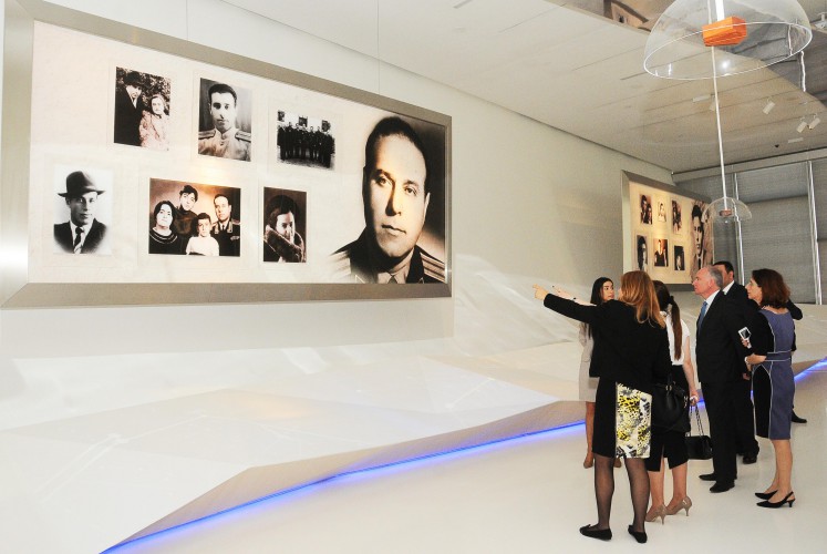 Руководители диппредставительств в Швейцарии и Лихтенштейне ознакомилась с Центром Гейдара Алиева - ФОТО