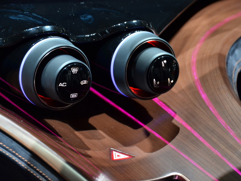 "Химический" суперкар из Лихтенштейна дебютировал в Женеве - ФОТО