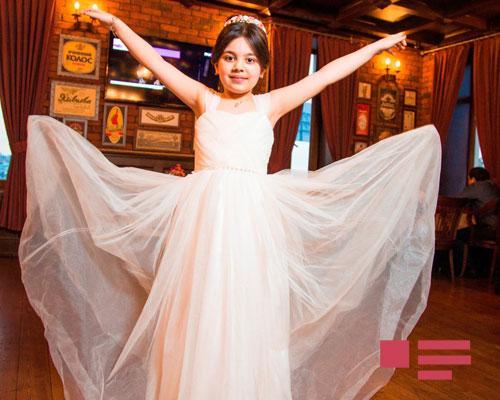 Известная телеведущая устроила себя яркий праздник - ФОТО