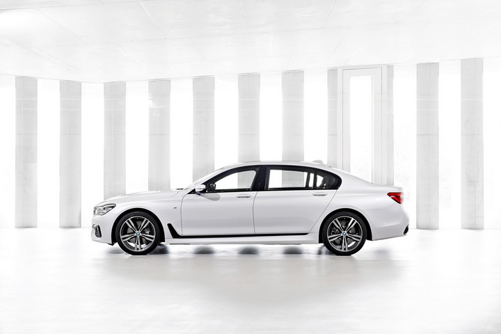 Новый BMW 7-Series представлен официально: все подробности о новинке - ФОТО