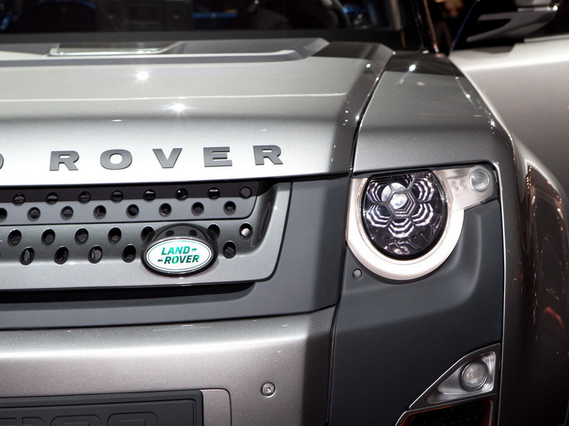 К новому поколению Land Rover Defender гламур не липнет - ФОТО