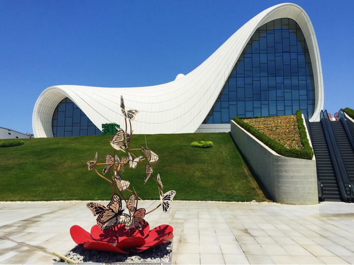 Центр Гейдара Алиева привел в восторг известного блогера - ФОТОГАЛЕРЕЯ