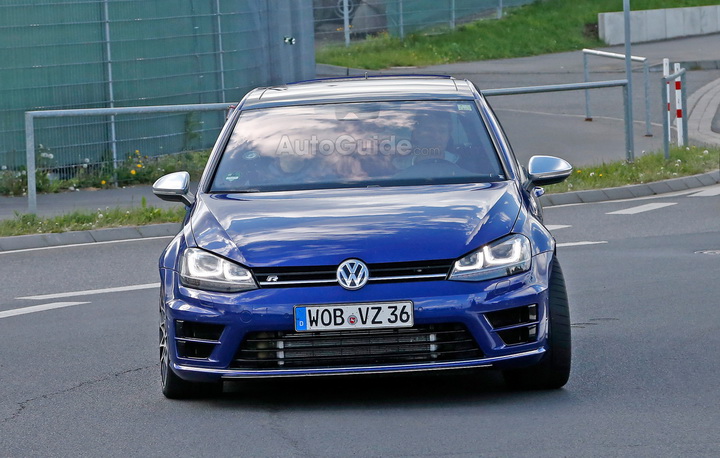 400-сильный VW Golf выехал на Нюрбургринг - ФОТО