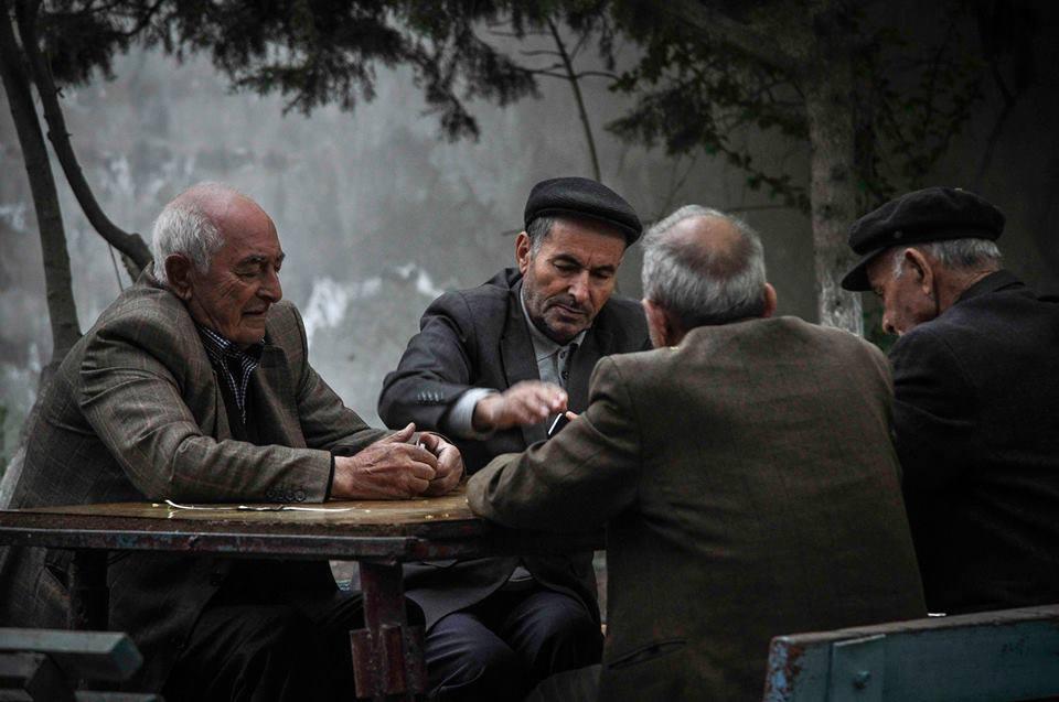 Qocaların yanından reportaj: "Qızların xoşuna gəlir, ağsaqqal..." - FOTO