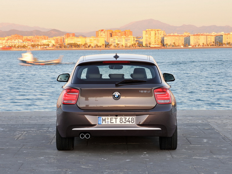 BMW представил универсал 3 Series и трехдверную "единичку" - ФОТОСЕССИЯ