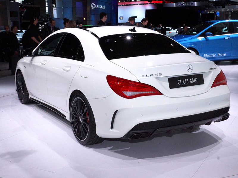 "Заряженный" седан Mercedes CLA 45 AMG обойдется в $47 450 - ФОТОССЕССИЯ