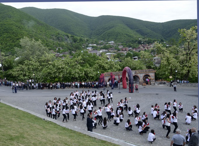 Грандиозный фестиваль огня - в древнем Шеки - ФОТО