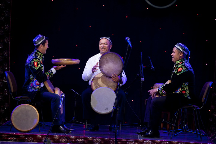 İran və özbək musiqiçiləri Şəkidə maraqla qarşılandı - FOTOLAR