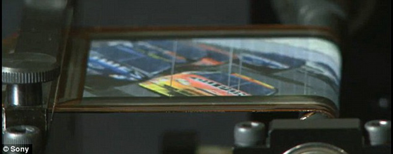 Переворот в технологии: LG создала гибкий экран - ФОТО