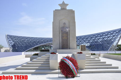 В Азербайджане отмечают День Победы над фашизмом - ФОТО