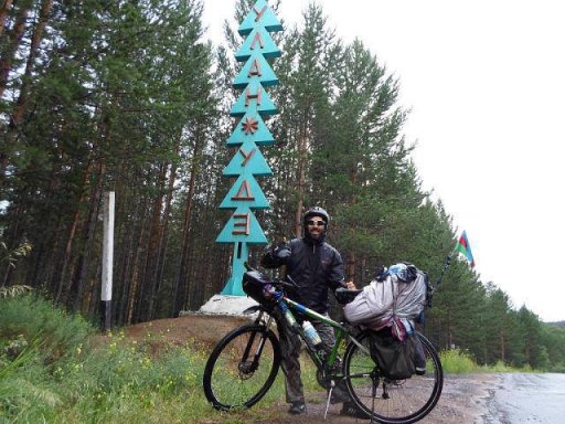 Путешественник Рамиль Зиядов совершает уникальный велопробег - ФОТО