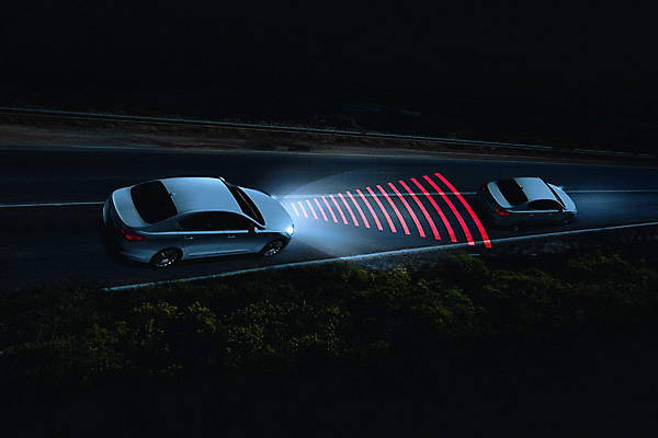 Kia Quoris: новый корейский седан класса люкс - ФОТО