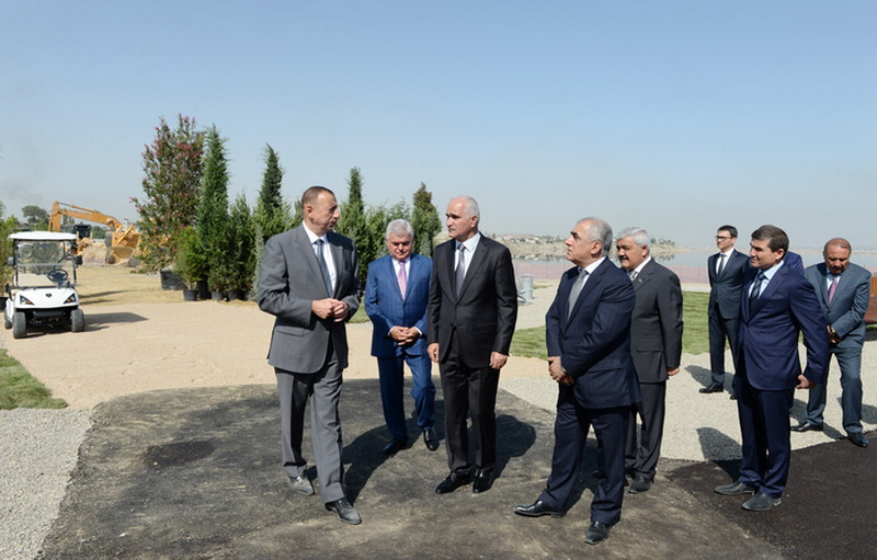 Президент Ильхам Алиев ознакомился с ходом работ по строительству Олимпийского стадиона, ряда дорожных объектов и восстановлению экосреды озера Беюкшор - ОБНОВЛЕНО - ФОТО