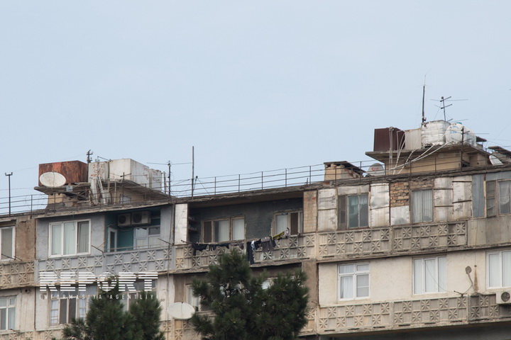 Binaların damında su çəni qoyanlara - CƏZA - FOTOLAR