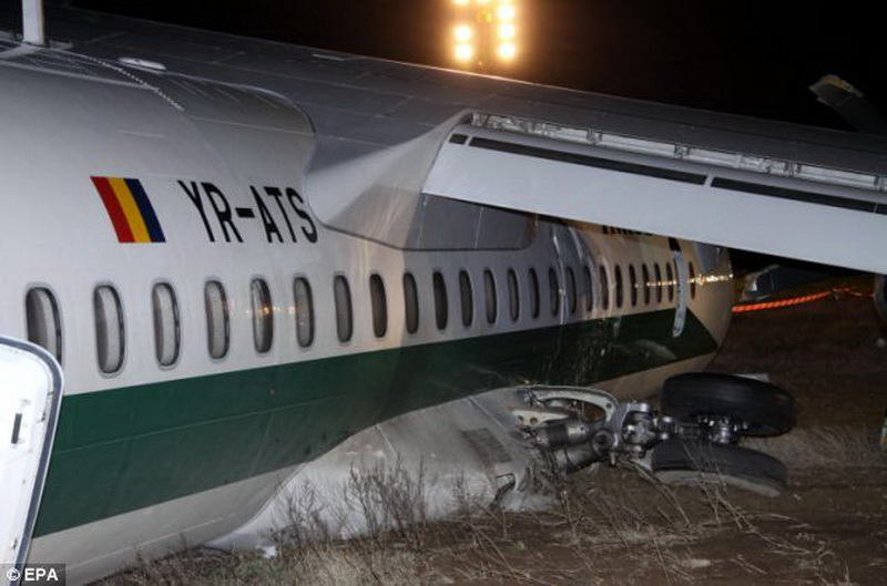 Alitalia закрасила свой логотип на разбившемся в Риме самолете – ФОТО