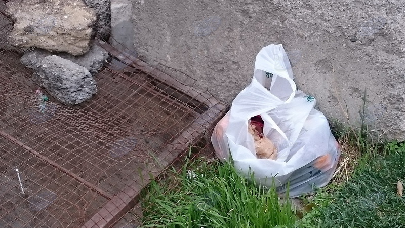 Странная история с мусором в подвале жилого дома в Баку – ФОТО