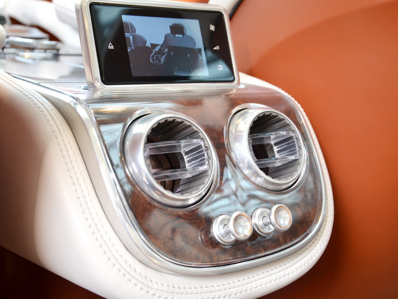 Новое имя для внедорожника Bentley нашли на Канарских островах - ФОТО