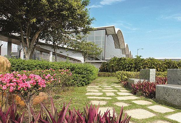 Пять аэропортов, в которых можно ждать вылета вечно - ФОТО