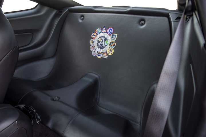 Ford Mustang поможет детям научиться летать - ФОТО