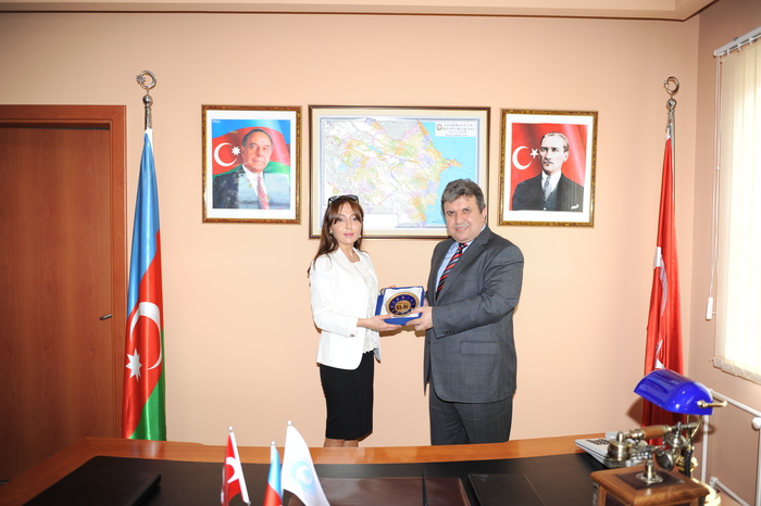 Ректор Бакинского филиала МГУ имени М.В.Ломоносова Наргиз Пашаева удостоена премии "Человек года" - ФОТО