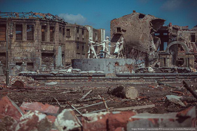 Декорации кварталов разрушенного Сталинграда - ФОТОСЕССИЯ