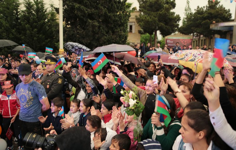 Факел Евроигр доставлен в Евлах - ФОТО - ВИДЕО