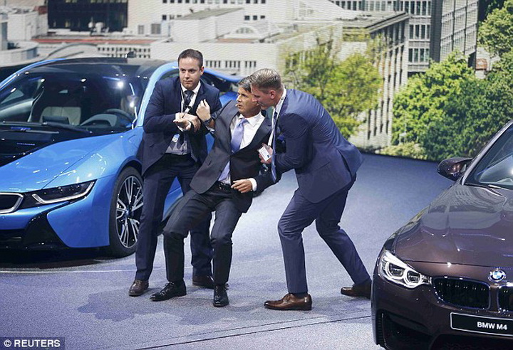 Госпитализирован глава BMW - ОБНОВЛЕНО - ФОТО - ВИДЕО
