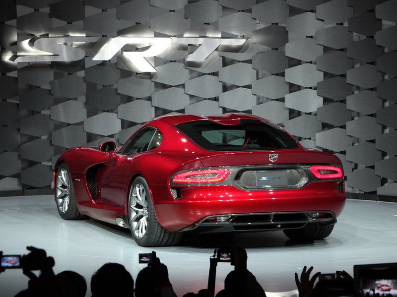 В Нью-Йорке представлено пятое поколение суперкара Viper - ФОТОСЕССИЯ