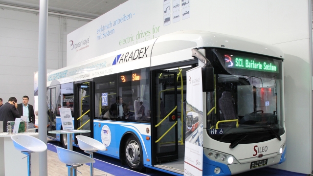 Жителей столицы пересадят на новые автобусы - ФОТО