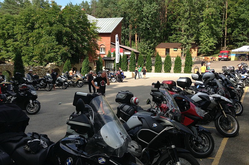 Tур по Европе на мотоцикле: при этом не один, а с супругой – ФОТО