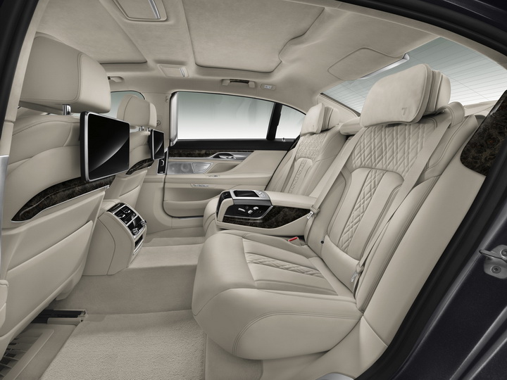 Новый BMW 7-Series представлен официально: все подробности о новинке - ФОТО