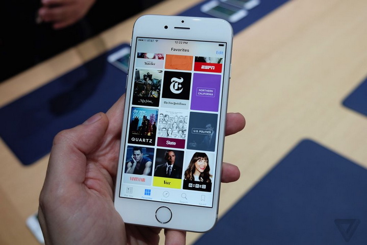 Apple представила два новых iPhone - ФОТО