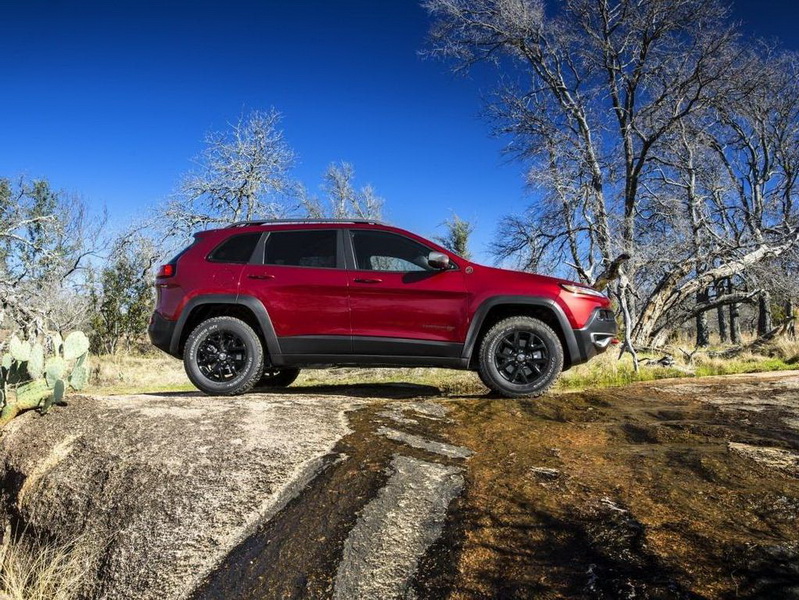 Jeep покажет в Женеве дизельный Cherokee - ФОТО