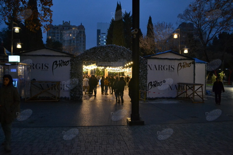 Настоящая сказка: новогодняя ярмарка в центре Баку - РЕПОРТАЖ - ФОТО