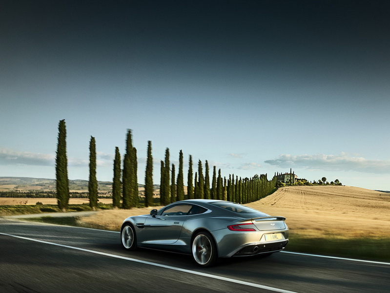 В США дебютирует Aston Martin Vanquish - ФОТО