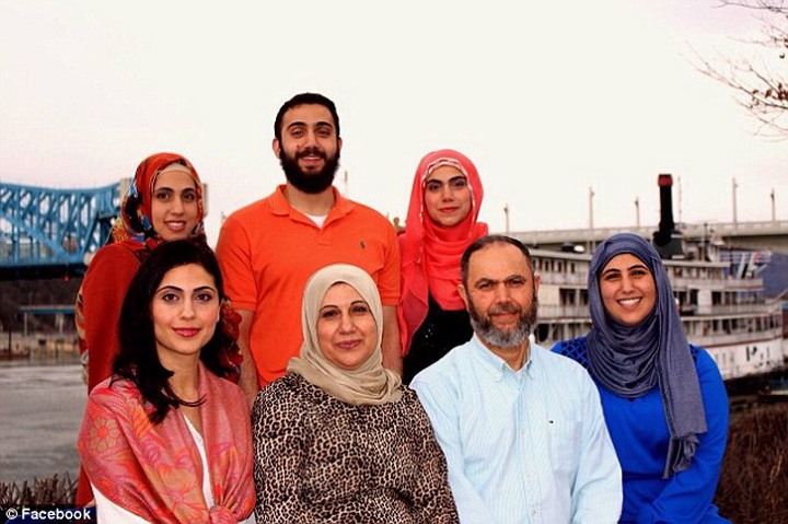 Теракт в США: расстреляли морских пехотинцев - ОБНОВЛЕНО - ФОТО