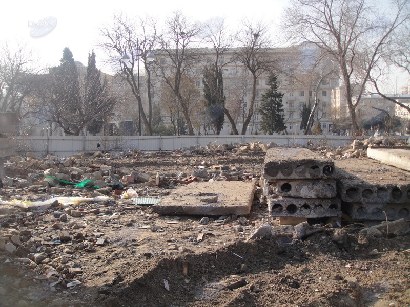 В центре Баку снесен жилой дом – ФОТО