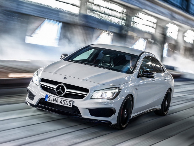 "Заряженный" седан Mercedes CLA 45 AMG обойдется в $47 450 - ФОТОССЕССИЯ