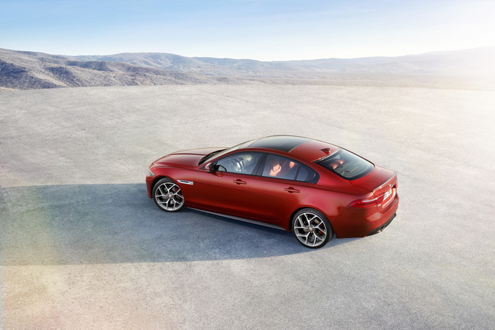У самого маленького Jaguar будут сразу две заряженные версии - ФОТО