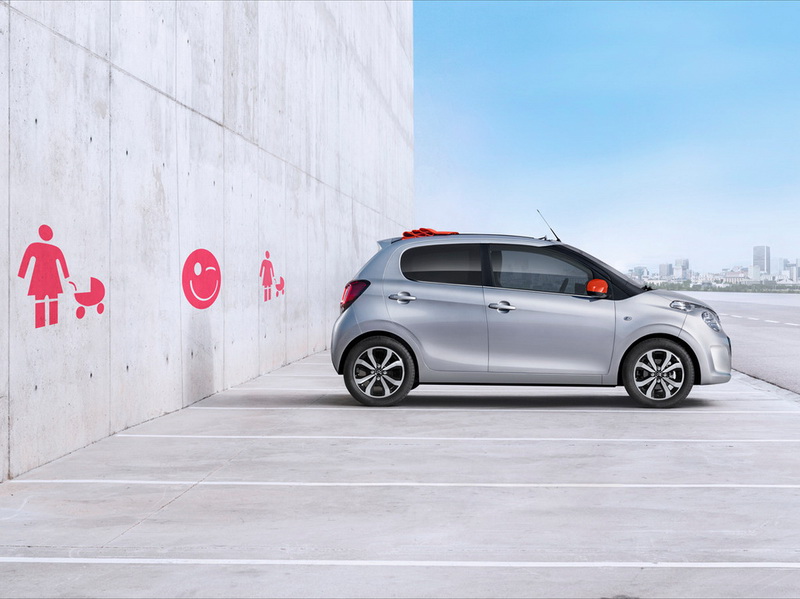 Компакт от Citroen получил открытую версию - ФОТО