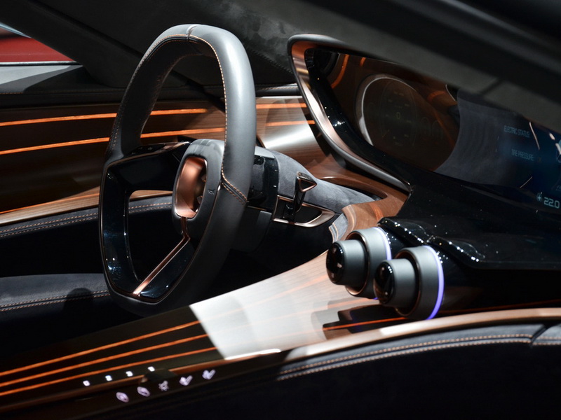 "Химический" суперкар из Лихтенштейна дебютировал в Женеве - ФОТО