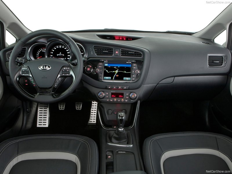 Новый Kia Cee’d стал более спортивным - ФОТОСЕССИЯ
