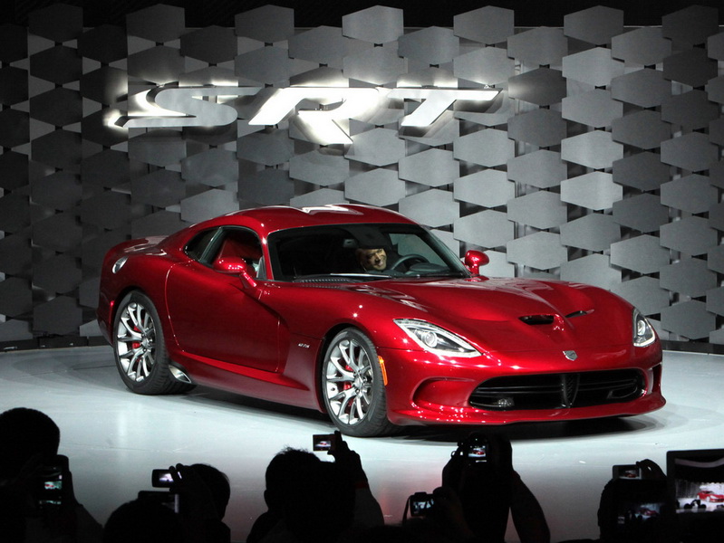 В Нью-Йорке представлено пятое поколение суперкара Viper - ФОТОСЕССИЯ