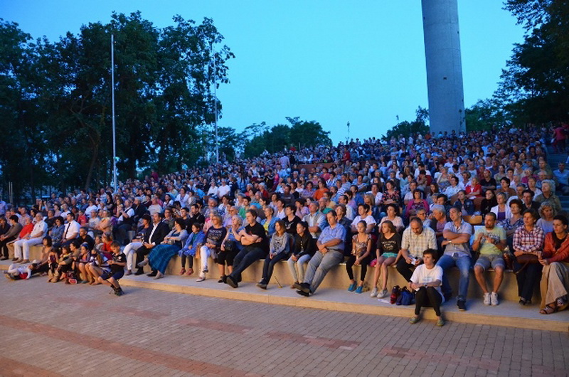 Azərbaycan XX ənənəvi Dunay mahnı və rəqs festivalında - ФОТО