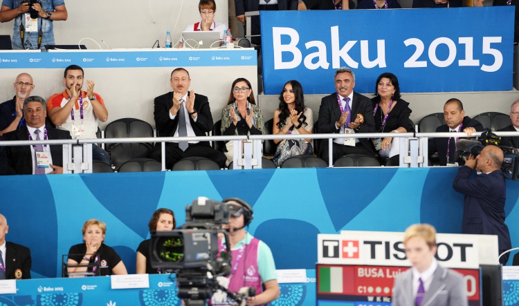 Президент Ильхам Алиев и его супруга Мехрибан Алиева в рамках первых Европейских игр наблюдали за ходом соревнований по карате и борьбе - ОБНОВЛЕНО - ФОТО