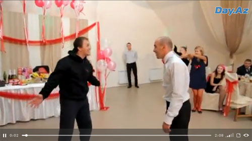 Жених превратил свадьбу в поле боя - ВИДЕО